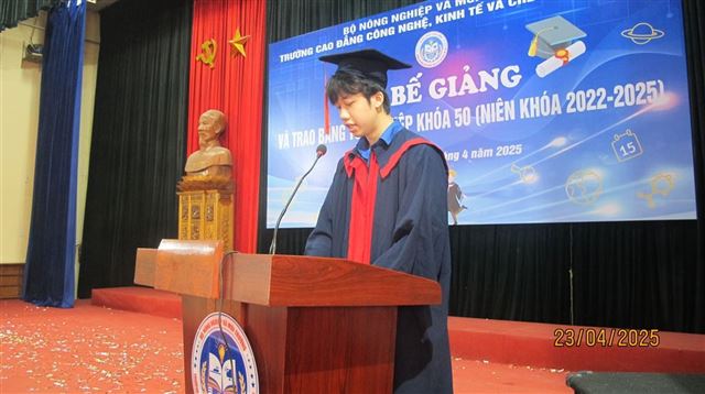BẾ GIẢNG VÀ TRAO BẰNG TỐT NGHIỆP CHO HỌC SINH, SINH VIÊN KHÓA 50 (NIÊN KHÓA 2022–2025) 