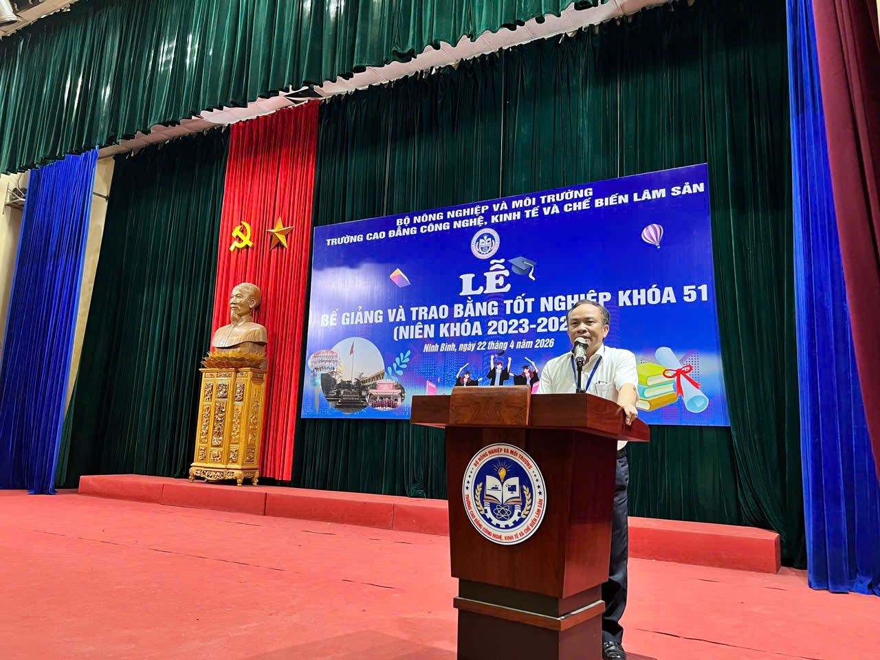 BẾ GIẢNG VÀ TRAO BẰNG TỐT NGHIỆP KHOÁ 51 (NIÊN KHOÁ 2023-2026)